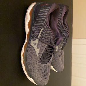 Mizuno Wave Sky Running Shoe size 11.5